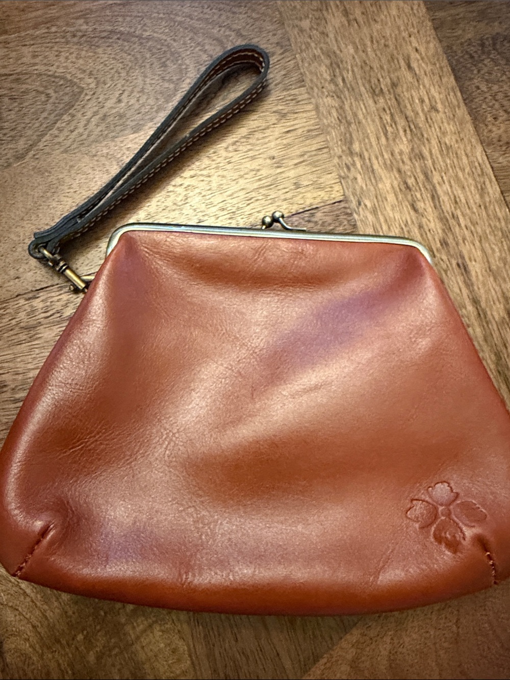Patricia Nash #P24101 Cognac Leather Kiss-Lock Wristlet